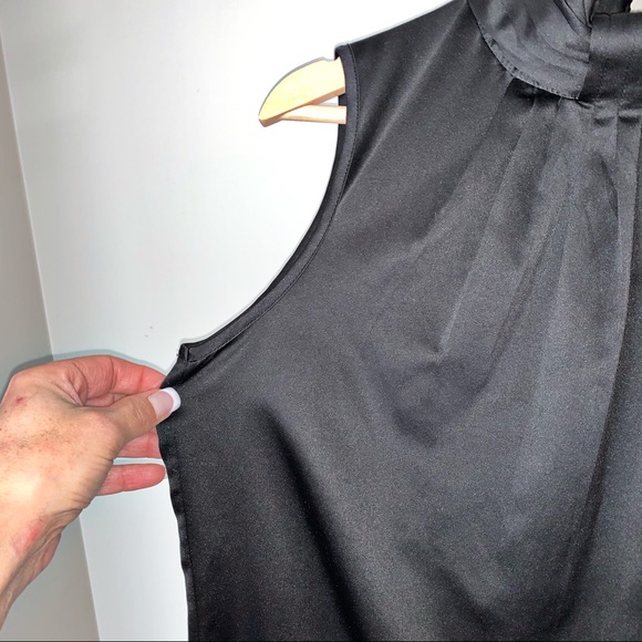 Cleocleo Black Sleeveless Pleated Tank - Picture 6 of 7